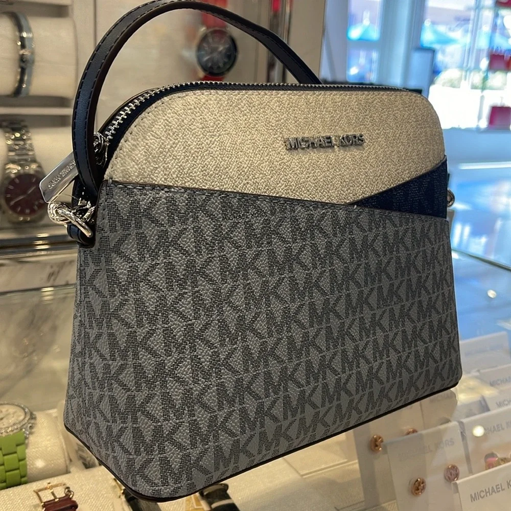 Michael Kors Jet Set Travel Md Signature Logo Color Block Dome Crossbody
ADMIRAL - Picture 16 of 16